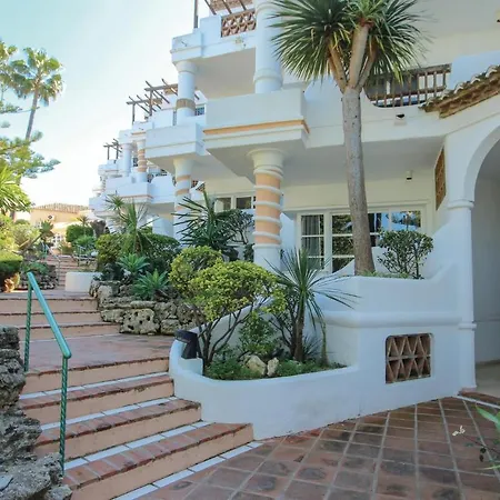 2 Bedroom Awesome In Apartment Mijas