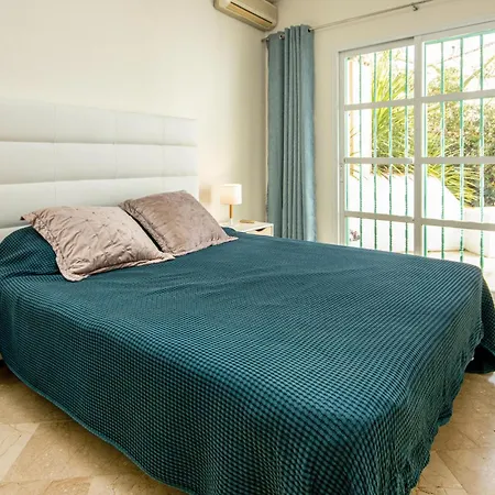 2 Bedroom Cozy In Mijas